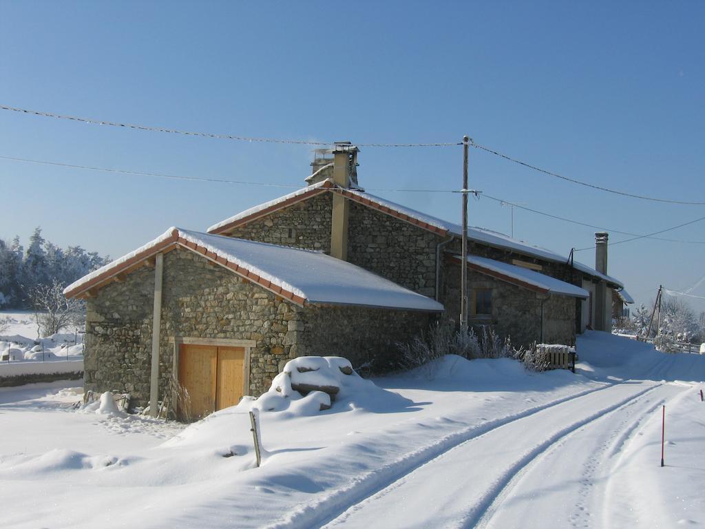 Bed and Breakfast La Ferme Des Genets Medeyrolles Exterior foto