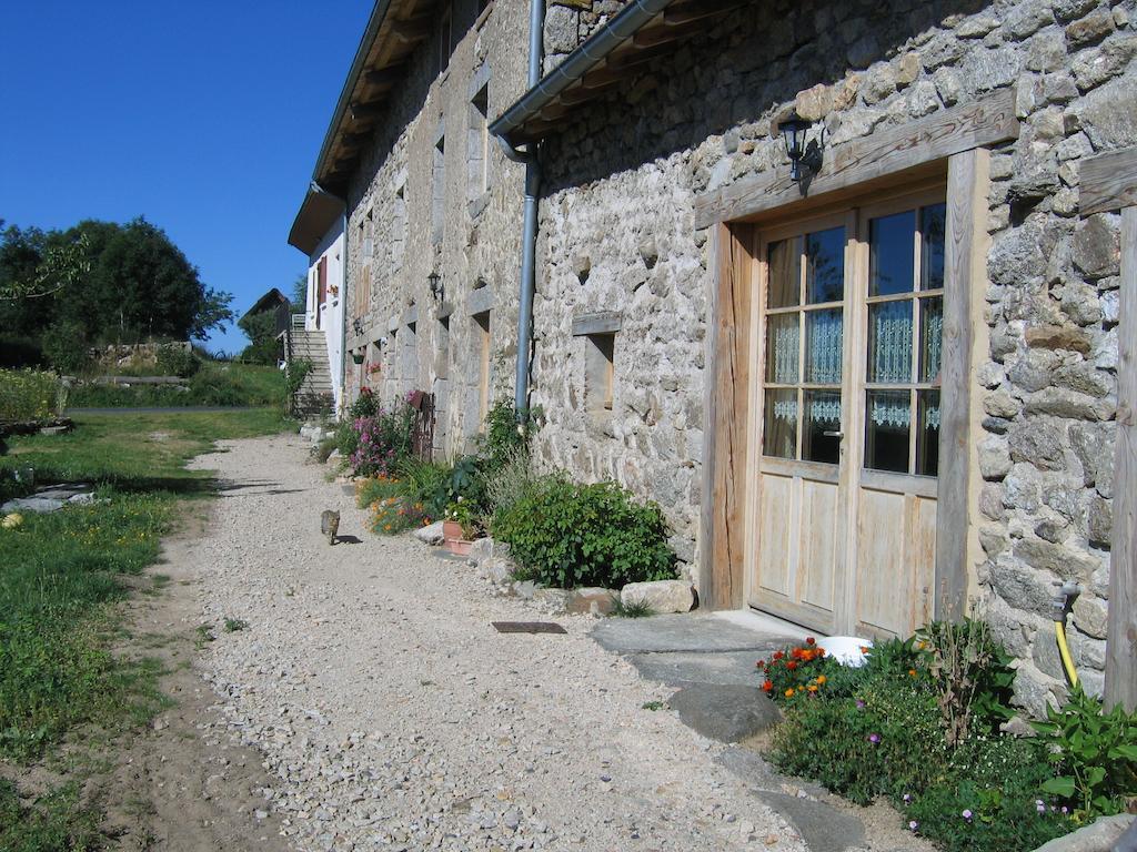 Bed and Breakfast La Ferme Des Genets Medeyrolles Exterior foto