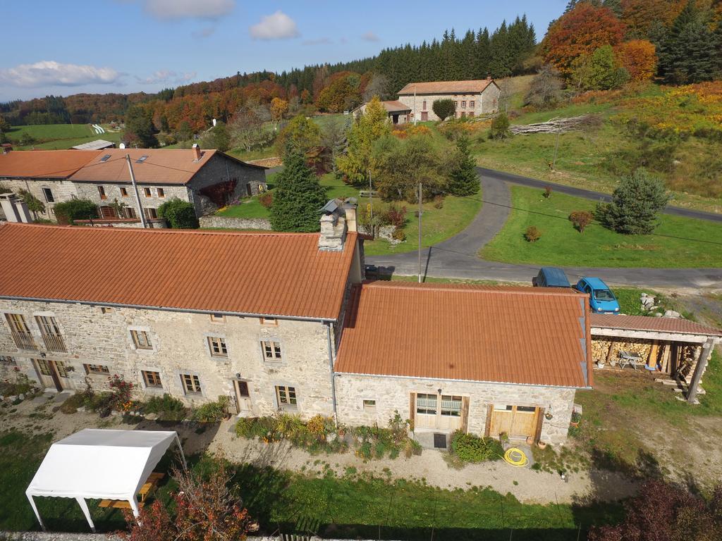Bed and Breakfast La Ferme Des Genets Medeyrolles Exterior foto